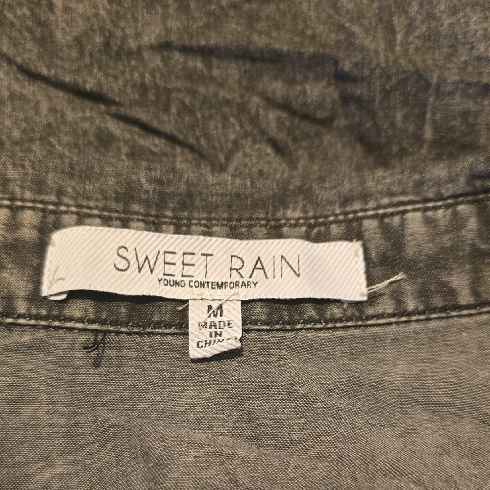 Sweet Rain Gray with Beaded Pearl Accents Button Down Shirt M - Picture 2 of 4